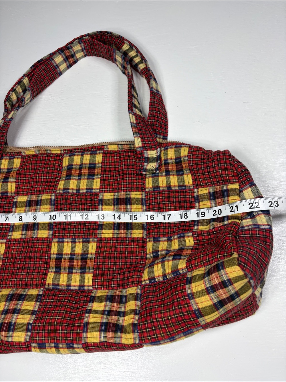 Handmade quilted duffel bag plaid outside with floral lined inside - Picture 5 of 8